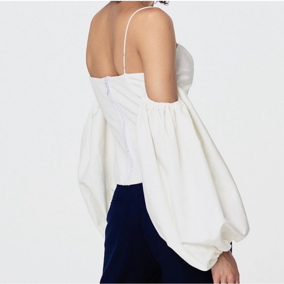 Like new condition Celeste Moire Top in Blanc
For Love & Lemons
Color:Blanc - Picture 8 of 11